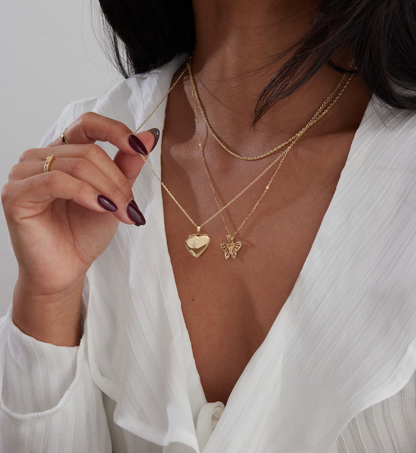 14k Solid Gold Corazón Locket Necklace