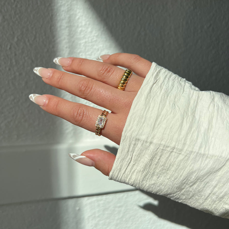 Croissant ring